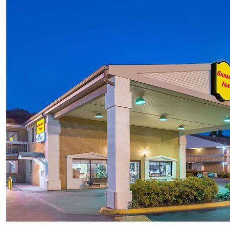 Sunset Inn Northlake ชาร์ล็อต ภายนอก รูปภาพ